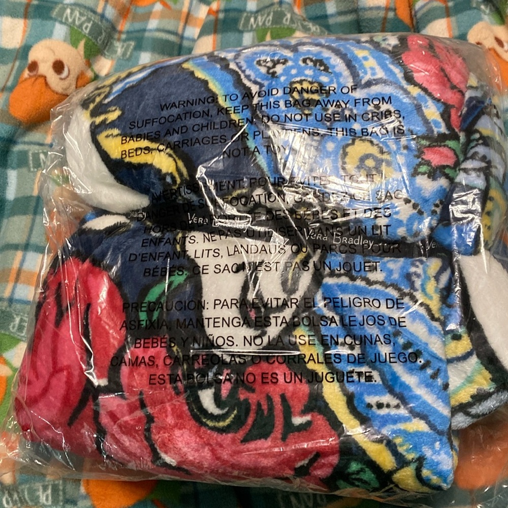 Vera Bradley bonjour belle blanket